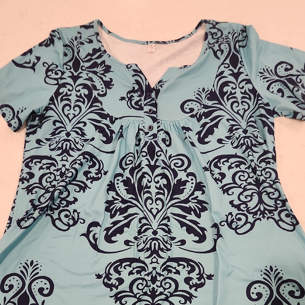 Chic Women's Blouse with Blue and Black Pattern